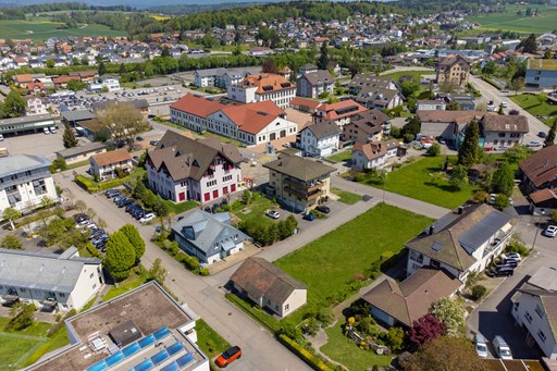 Safenwil, Bauland an zentraler Dorflage